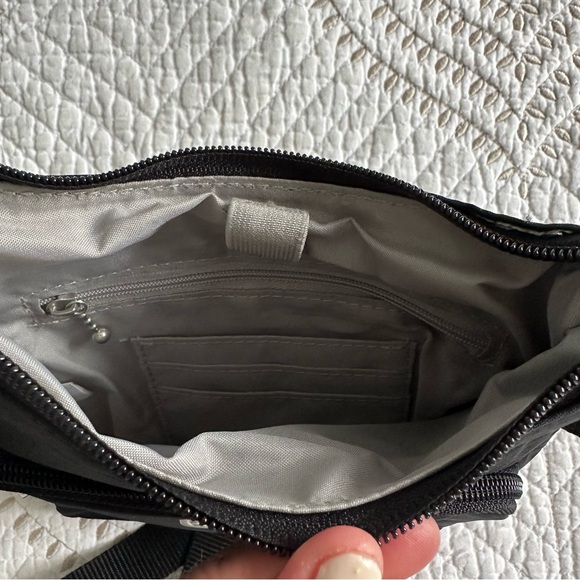 Baggallini black zip pocket crossbody bag - like new! - Picture 3 of 7